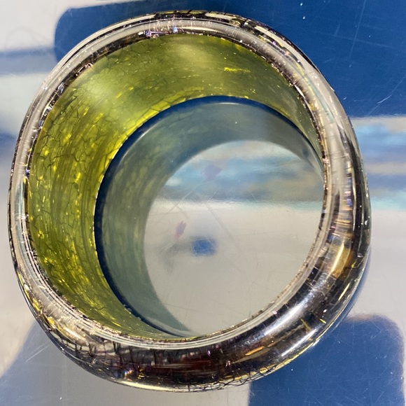 💚🖤Vintage Lucite Bangle Bracelet | Crackle Motif | Green & Black - Picture 3 of 12
